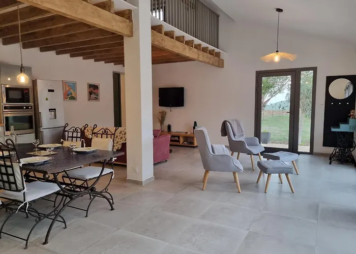 Maison A St Mitre