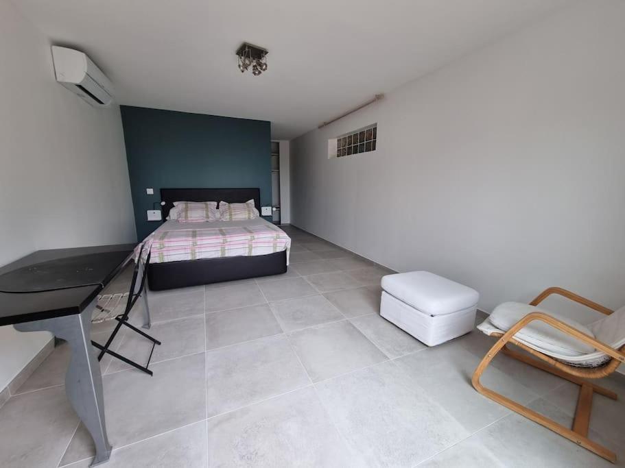 Maison A St Mitre Holiday home