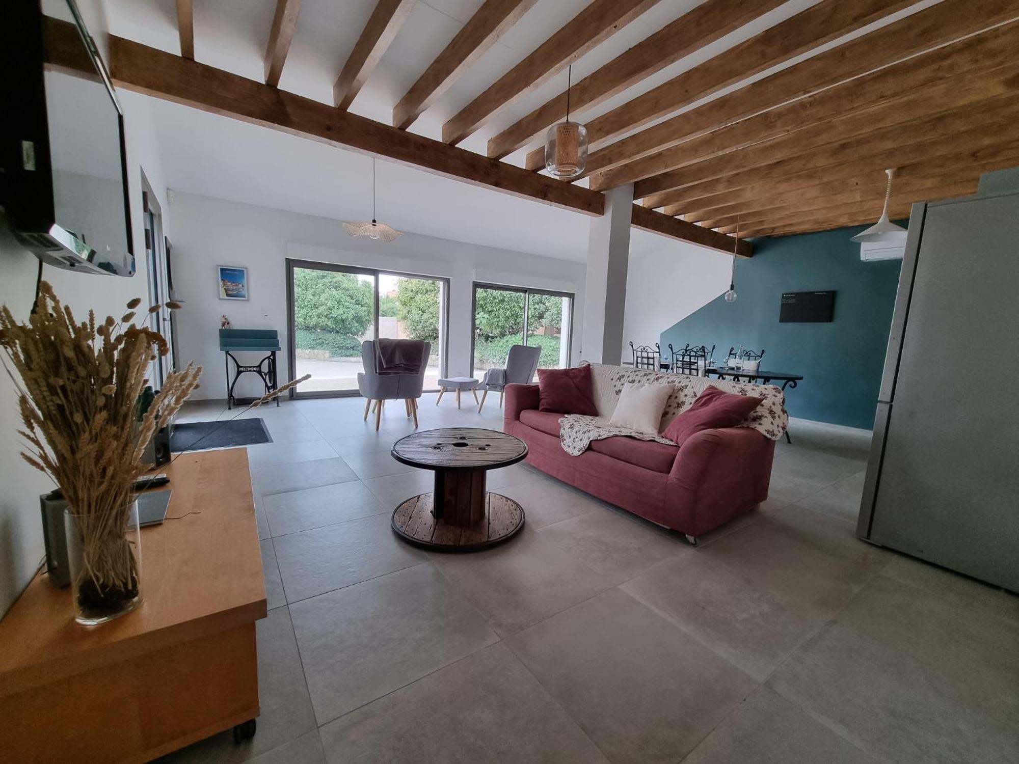 Holiday home Maison A St Mitre Saint-Mitre-les-Remparts